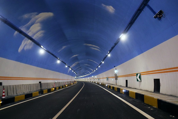 長城嶺隧道內(nèi).JPG
